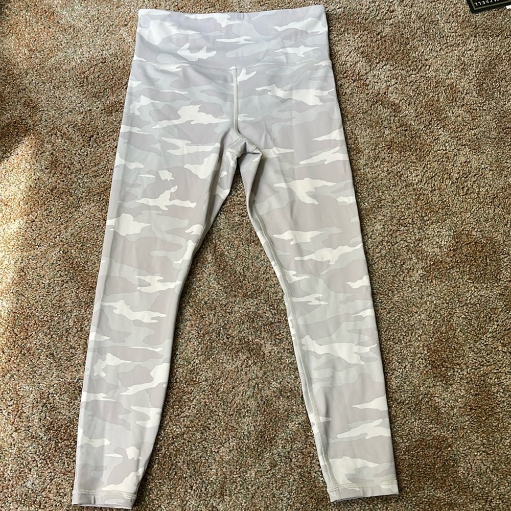 Athleta Elation Camo 7/8 Tight